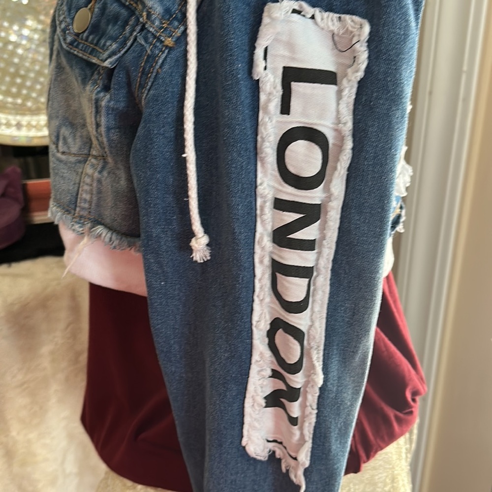 Stylish fashion icon CROP Jean Jacket - Picture 6 of 11